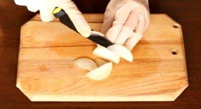 Как убрать запах лука на руках: шесть полезных советов при готовке