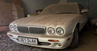 Британский люкс: в Украине нашли заброшенным редкий седан Jaguar 90-х (фото)