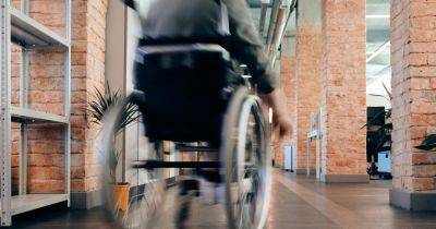 Пенсия по инвалидности: кто из украинцев может ее получить, какие условия