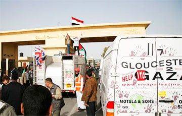 СМИ: Египет открыл пункт пропуска на границе с сектором Газа