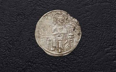 В Болгарии найдена 700-летняя серебряная монета с изображением Иисуса Христа