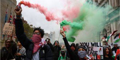 В марше в поддержку Палестины в Лондоне приняли участие 100 тысяч человек — фото, видео
