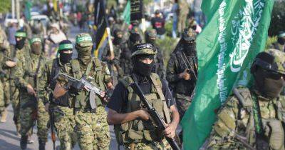 Обучали, как создавать хаос: у боевиков ХАМАС нашли пособия по захвату заложников (фото)
