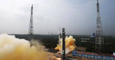 Индия впервые отправляет своих астронавтов в космос: как завершился испытательный полет (видео)