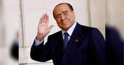 «Бесценная» коллекция картин Берлускони оказалась кучей хлама, которая доставляет наследникам одни неприятности