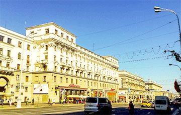 В доме с «Лакомкой» в центре Минска продается необычная сталинка