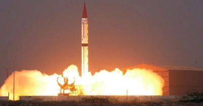Ядерный зонтик Исламабада: в Пакистане испытали баллистическую ракету Ababeel (видео)
