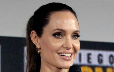 Анджелина Джоли - Джоли вышла за продуктами с дочерью - korrespondent.net - Украина
