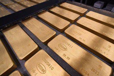 Золото дешевеет на фоне роста доходности гособлигаций США