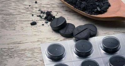 Положите на ночь таблетку активированного угля в раковину: утром заметите приятные перемены