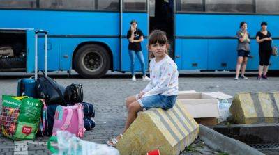 В трех районах Херсонщины объявили обязательную эвакуацию детей