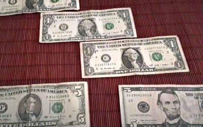Доллар дико упал: обменки и банки обновили курс валют на вторник, 24 октября