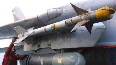 Украина превратила американские ракеты для F-16 в "самодельную ПВО" – FT