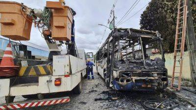 В Рио-де-Жанейро бандиты подожгли 35 автобусов и поезд