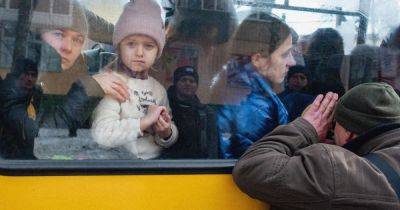 "Вернуться назад нельзя": более тысячи детей подлежат эвакуации из прифронтовых регионов
