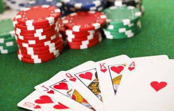 Белорус выиграл крупную сумму в турнире по покеру