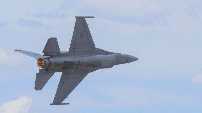 В небе Шяуляй – тренировочные полеты истребителей воздушной полиции НАТО