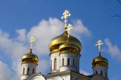 Православный праздник 26 октября по новому календарю: почему в этот день нельзя доверять незнакомцам и рассказывать о достижениях