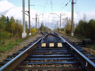 Оккупанты усиливают защиту железнодорожных складов в Крыму