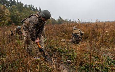 Украинские военные минируют часть границы на севере Украины