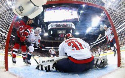 НХЛ: Вашингтон в неистовой игре одолел Нью-Джерси
