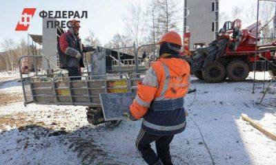 Зарплаты рабочих в Петербурге за год выросли почти на 13 тысяч рублей