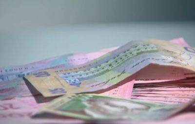 Массовая отмена соцвыплат: больше 140 тысяч украинцев лишат денег - кто в списках