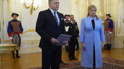 Роберт Фицо - Словакия: Роберт Фицо официально вступил в должность премьер-министра - ru.euronews.com - Украина - Словакия - Братислава - Ес