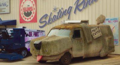 О таком «догкаре» мечтают миллионы: в сети продают копию легендарного фургона из фильма «Тупо и еще тупее». Фото