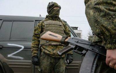 На Луганщине россияне обустраивают военный городок, депортируя местных