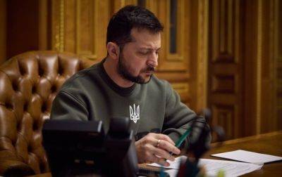 Зеленский провел кадровые изменения в посольствах Украины