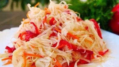Идеально под картошечку: рецепт хрустящей квашенной капусты с хреном