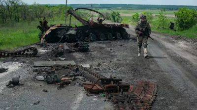 Защитники уничтожили еще 740 российских вояк и 22 танка врага