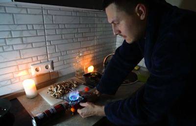 Готовьте павербанки и свечи: украинцев предупредили об отключениях на сегодня – кого коснется