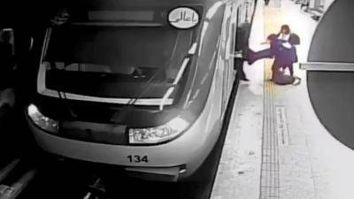 В Иране умерла девочка-подросток, потерявшая сознание в метро