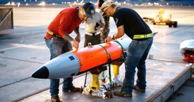 Пробьет любой бункер: США хотят создать еще более мощную ядерную бомбу B61 (фото)