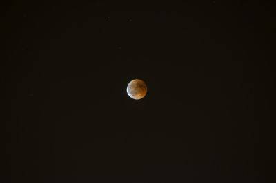 Лунное затмение 28 октября – фото из разных уголков Земли
