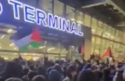 Еврейские погромы в России - в аэропорту Махачкалы есть задержанные - видео
