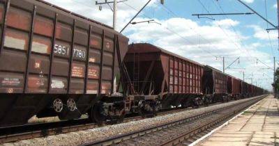 Под Енакиевым грузовой поезд наехал на ПВО россиян: экипаж окупантов погиб