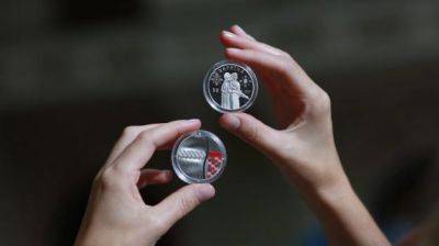 НБУ презентовал памятные монеты «Защитницы» (фото)