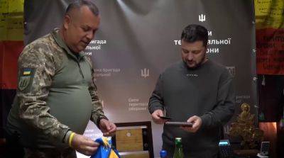 Зеленский встретился с военными на Купянско-Лиманском участке фронта (видео)