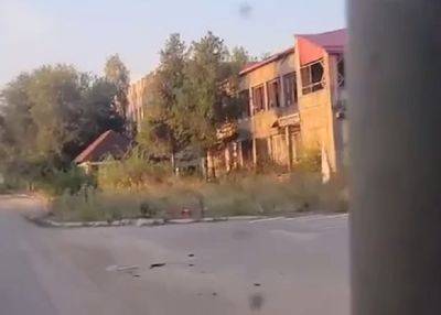 Россияне уничтожают еще один украинский город: "Ждунам посвящается"