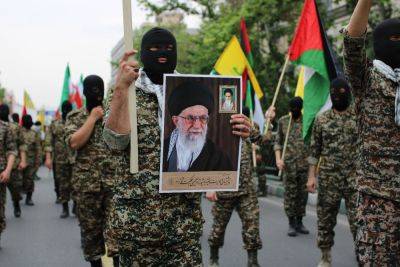 Али Хаменеи: страны, нормализирующие отношения с Израилем, ставят на проигрышную лошадь