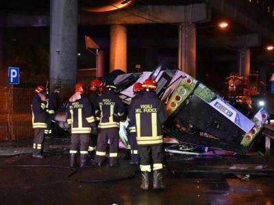 В Венеции автобус перевернулся и упал с моста: 21 человек погиб, среди них украинцы