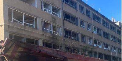 Появились фото последствий удара по судоремонтному заводу возле Одессы, возросло число раненых