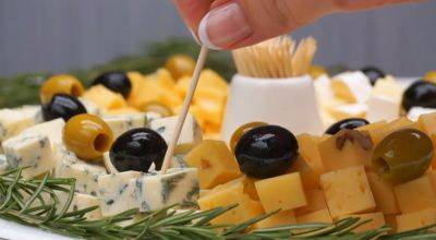 Будете как настоящие греки: как правильно выбрать качественный и вкусный твердый сыр