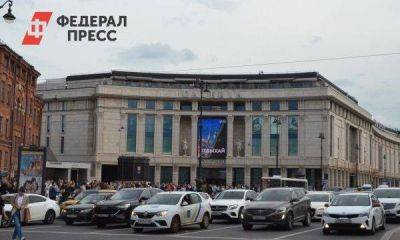 Посещаемость ТЦ в Петербурге взлетела на 10 %: в чем причина