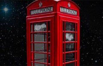 Запущен новый сервис звонков в виде красной телефонной будки в космосе