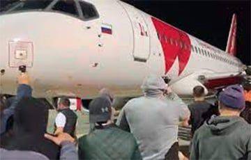 «Детали»: Минимум один гражданин Беларуси был на погромном рейсе в Махачкалу