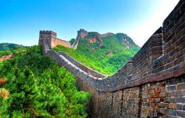 У Великой Китайской стены нашли десятки средневековых каменных гранат